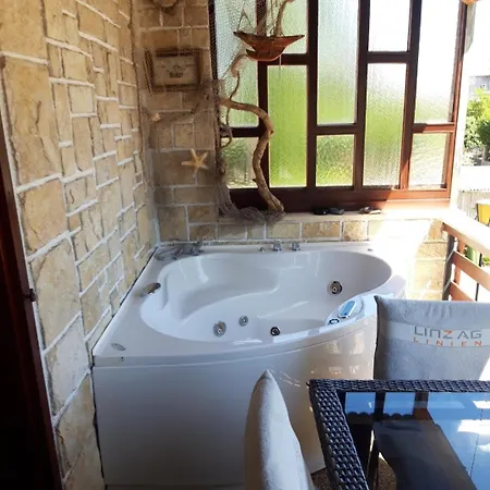 Antonija Lejlighed *